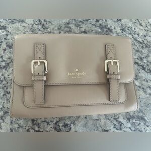 Kate Spade Essex Scout Crossbody / Clutch Tan Buckles